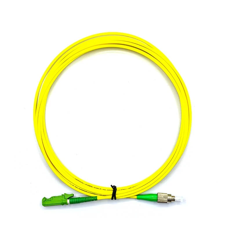 E2000/APC na FC/APC jednomodni fiber patch kabel, G.657.A2, LSZH žuti, 3,0 mm, 4 m